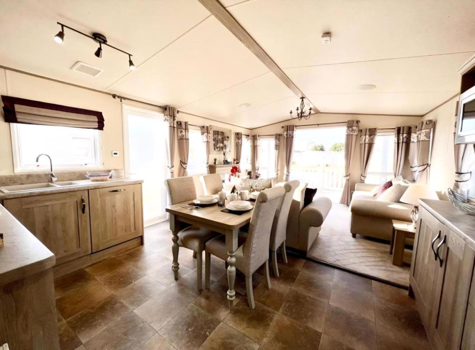 Stunning Caravan With Full Lake View At Southview Holiday Park Ref 33004Ml Skegness Exterior photo